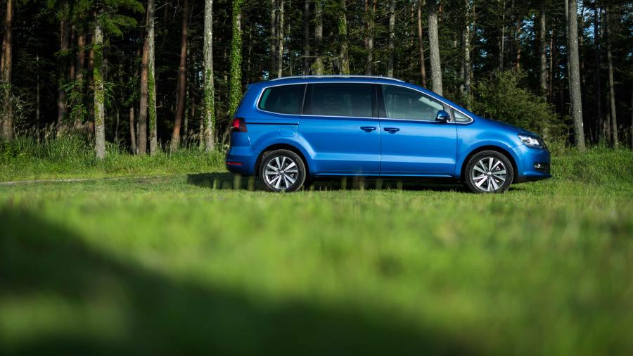  Volkswagen Sharan 2015 года  (JP) (фото 15 из 16)